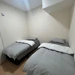 Modern Flat Near City Centre 4