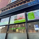 Modern Flat Near City Centre 4