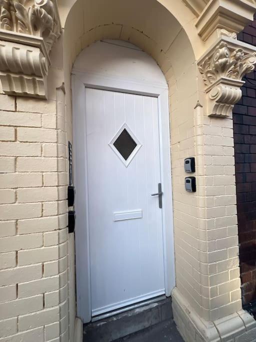 Modern Flat Near Centre 4 Bristol
